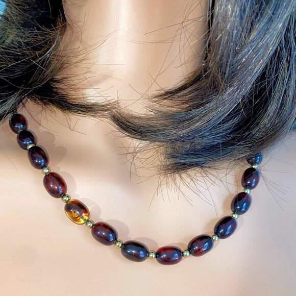 Vintage AVON Turtle Bay Collection Beaded Tortoise Look Necklace In Original Box - Picture 1 of 8